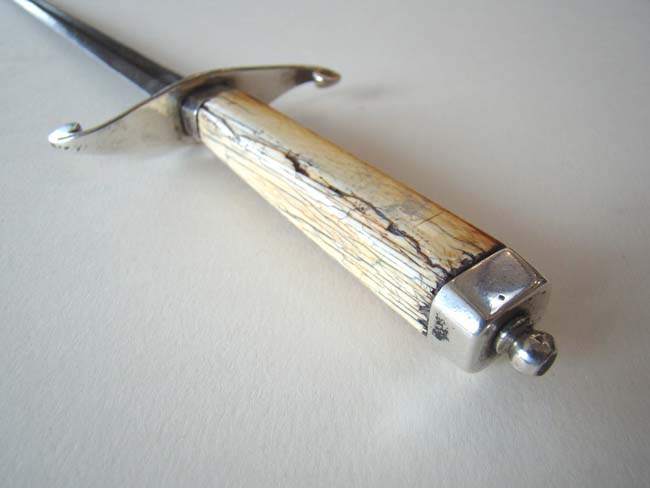 A Silver Mounted Napoleonic Period British Naval 'Fighting' Dirk with 14" blade and made in 1805 — image 3